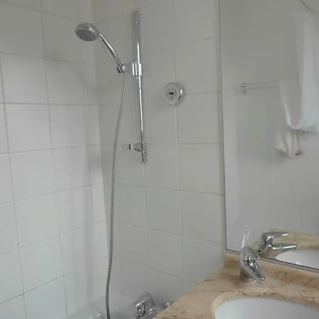 Miromesnil 2.1 *